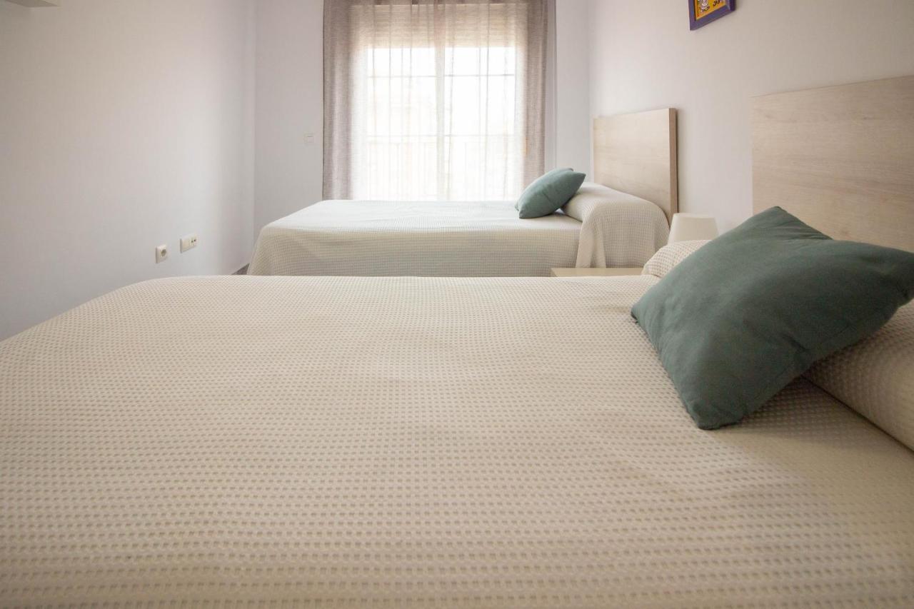 Апартаменты White Dreams Next To The Sea Альгарробо-Коста Экстерьер фото